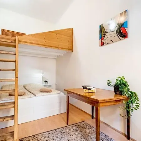 Apartment Sunshine - With Garage Budapest