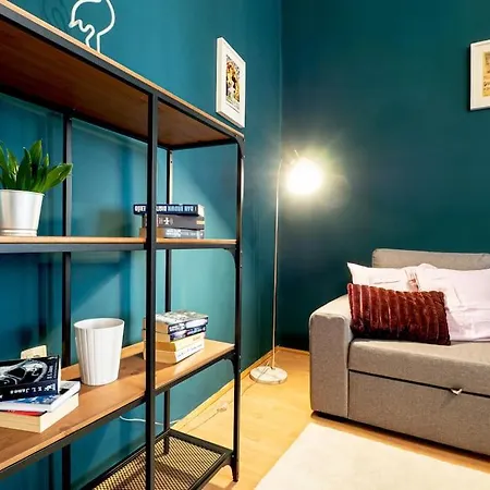 Sunshine - With Garage Apartment *